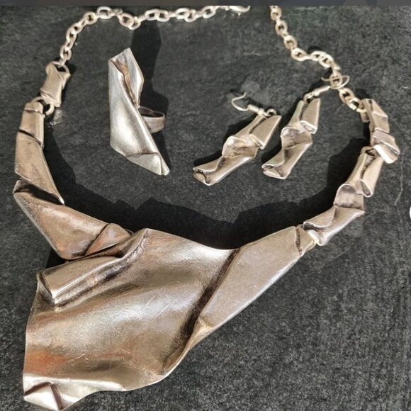 BRUTALIST Asymmetrical Necklace, Antique Silver Statement Chunky Bib Necklace - Picture 2 of 4